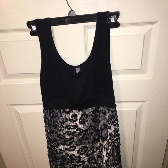 Medium dress - Picture 2 of 2